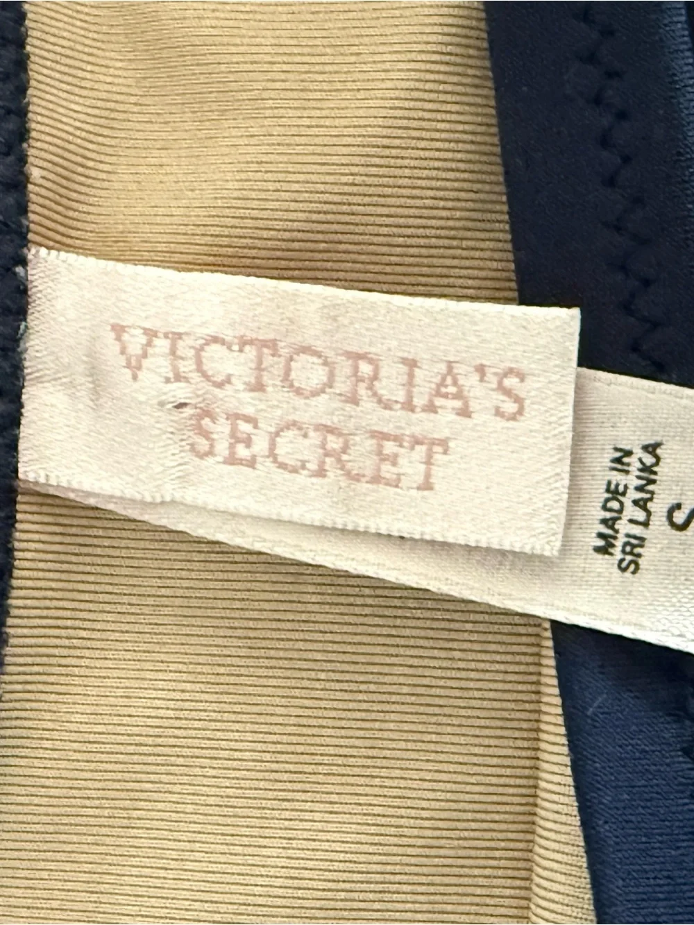Victoria’s Secret J’aime le Soleil Navy Bikini top M bottoms S  Description: